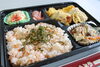 鮭寿司のお弁当（イメージ）「ひまわりべんとう 9/7～9/4の献立表」