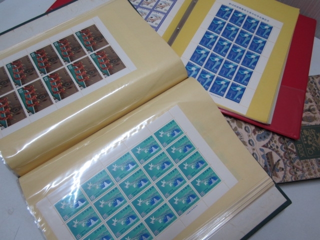 日本の切手や海外の切手もお任せください！「伊丹市昆陽里のお客様。記念切手のお買取りです。切手の買取りは、おたからやJR伊丹店まで！」