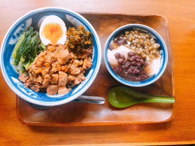 土曜日の台湾カフェの魯肉飯＆ミニ豆花　「土日のみイートインもできます」