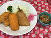 「本日のAランチは　海鮮フライランチ　アジフライ、カキフライ、イカフライです。」