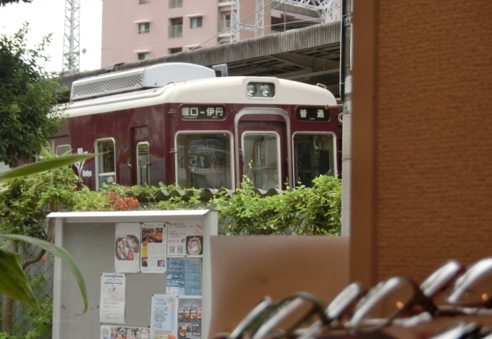 「阪急伊丹線すぐ横です。【尼崎・塚口にあるメガネ屋、補聴器の無料相談・メンテナンス】」