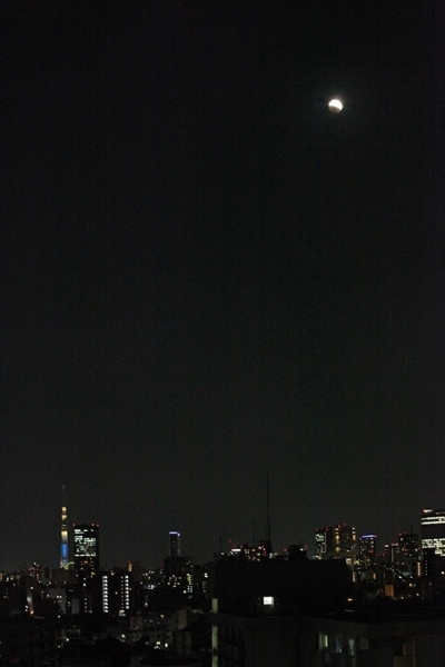 新宿の夜空で　見えました<br>皆既月食　地球の影の演奏会