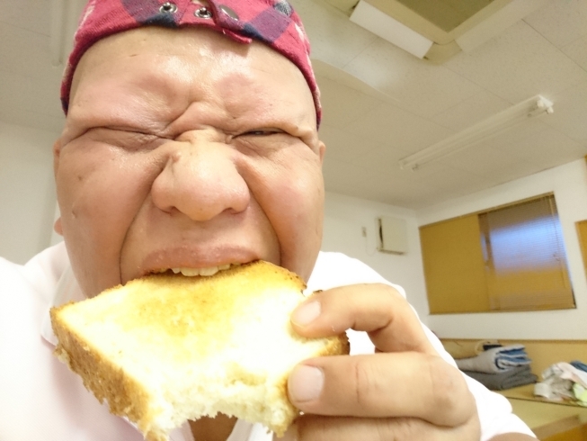 「京都の友達からパンを送って頂きました～(^○^)‼️。」
