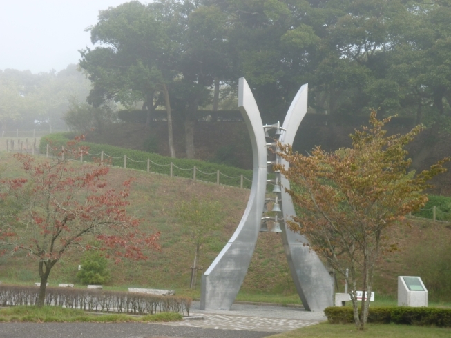 引揚記念公園「舞鶴引揚記念館　折り鶴アートも大詰めで～す！」