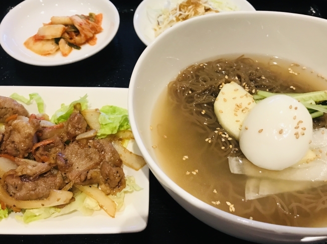 「韓国料理とん家゛日替わりランチメニュー「ユクサム定食」は今日まで！」