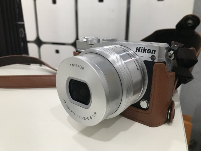 Nikon 1 J5 「Nikon 1 J5 一眼カメラ レンズNIKKOR10-30 買取致しました。相鉄横浜の買取専門店　【おたからや 相鉄横浜駅前店】」