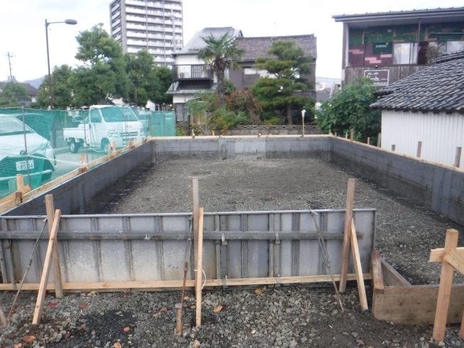 砕石敷「戸建て賃貸住宅の基礎工事中です。」