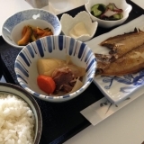 お昼はヘルシーご飯でいい感じ！