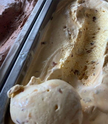 アイスクリーム（ 2種類カップ入り）「新作アイスクリーム出ています。」