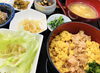 元気になる 麹漬け鮭丼「元気になる 麹漬け鮭丼「米津町で腸活ランチが食べられる古民家カフェ」