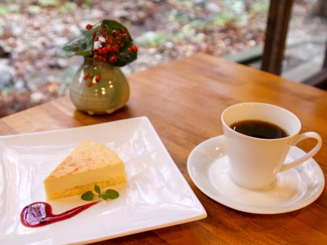お待ちしております♪「cafe YAMATO　～年末年始営業日のご案内～」