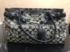 「COACH コーチ　シグネチャー　ハンドバッグ　キャンバス　黒　横浜　買取　高価買取　神奈川区横浜駅の買取専門店「おたからや　横浜本店」電話相談無料＆査定無料♪」