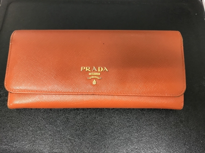 「PRADA プラダ　財布　長財布　二つ折り財布　レザー　オレンジ　横浜　買取　高価買取　横浜駅買取無料　横浜鶴屋町の買取専門店「おたからや　横浜本店」　電話相談無料＆査定無料♪ 」