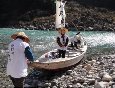 熊野川川舟下り「完全予約制！ゆっくり景観を満喫できる体験「熊野川　川舟下り」」