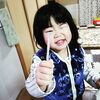 手に持っているのは氷柱です。「大雪のため、11日まで休みますm(_ _)m」