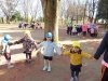 「縦割り保育＊バラ公園で遊びました」