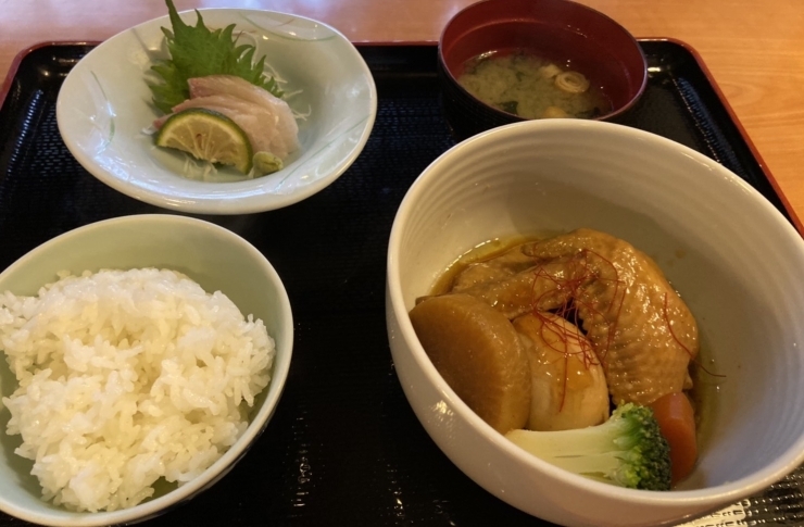 「1月26日(火)一魚一会のおすすめランチは「手羽先の旨煮定食」です♪」