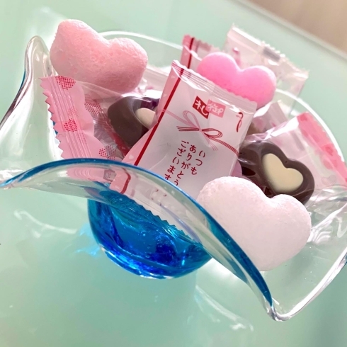琉球ガラスの器にチョコレート「☆2月お得エステ(2月11日㊗️休まず営業)」