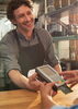 A friendly cashier「Teacher'sコーナー51号 Greetings in America 蘇我駅近くの英会話教室】043-209-2310」