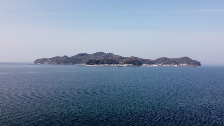 「【新居浜市:大島】快晴のもと、新居大島を撮影しました。」