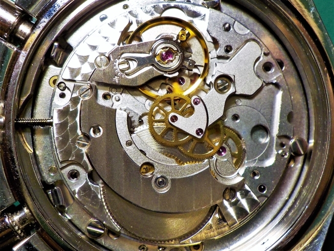 修理した「OMEGAスピードマスター」「動かなくなってしまった大切な腕時計をお直ししませんか！」