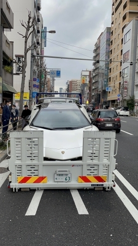 「ランボルギーニアヴェンタドールSの車検とラッピングの修理で預かりました(^^)」