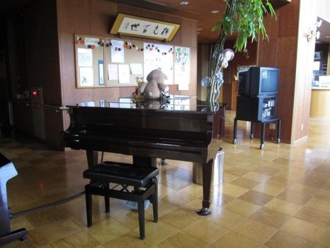 「ゥォ～！　グランドピアノがある！！　　 高住センターから、ピアノがあり定期的な合唱会が開催されている老人ホーム見学情報です。」
