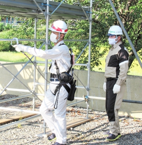 Aコース(フルハーネス)の研修の様子。「建設業新人研修会を開催します！」