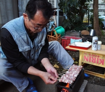 結局職人の道を選ばれた兎澤さん。<br>焼き鳥の腕前も職人級です。