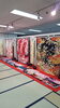 大衣桁に掛けられた振袖は圧巻「店長の広末です【葛飾区限定！成人式の豪華振袖フルセットレンタル店】」