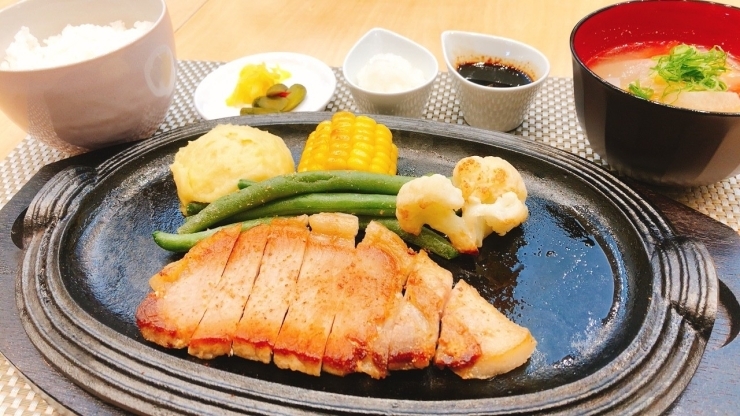 「2/22〜2/28 今週のおすすめランチ【ポークステーキ】」