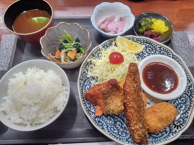 ポテコロのランチ「天気良くて気持ちいいでも寒い(笑)【鳥夜ゆうこ、京都市南区、居酒屋、ランチ、地鶏、お刺身 】」