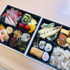 お持ち帰り用のお弁当です。「ご法事・ご慶事・お食事にお料理をお届けします。」