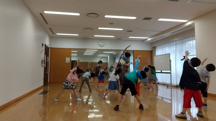 楽しく踊ろう♪「EQが育つダンスレッスン♪♪♪日曜13時クラス新規入会者募集中！」