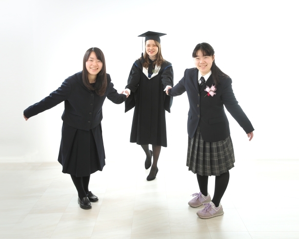 三姉妹みんなが卒業♪　おめでとうございます！「ご卒業おめでとうございます！」