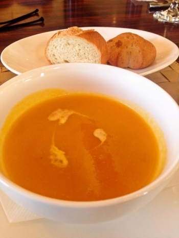 季節の野菜のスープ