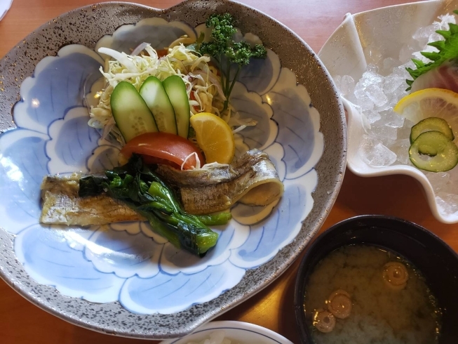 「3月11日(木)一魚一会のおすすめランチは「太刀魚の菜の花焼き」です♪」