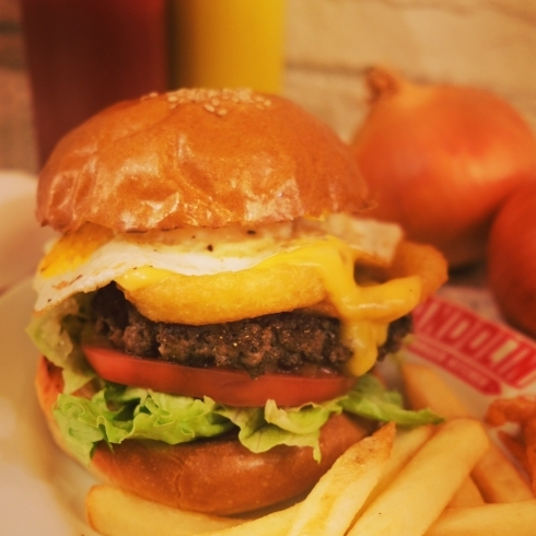 「[ディナー限定]YONAKI burger / 夜鳴きバーガー」