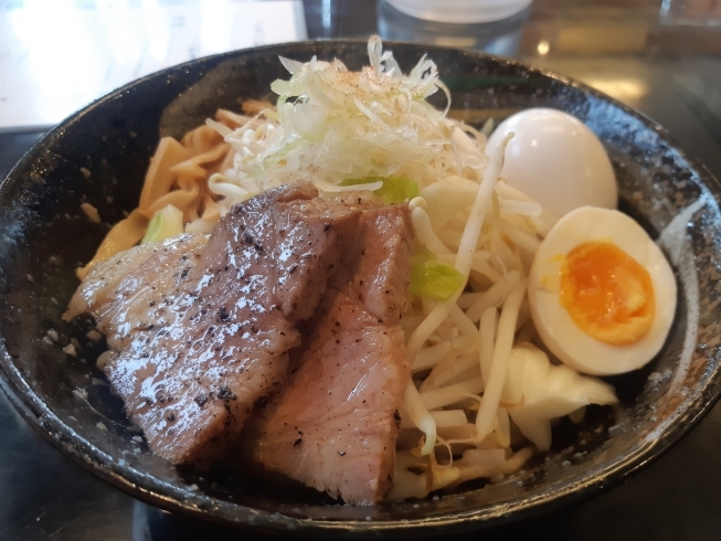 「裾野でラーメン食べるならココ　三色」