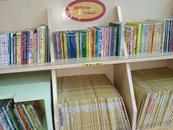 赤ちゃん向け絵本・紙芝居もたくさんあります「富山市立細入図書館」