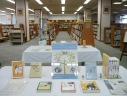 様々なテーマや季節に合わせたミニ展示を開催「富山市立大沢野図書館」