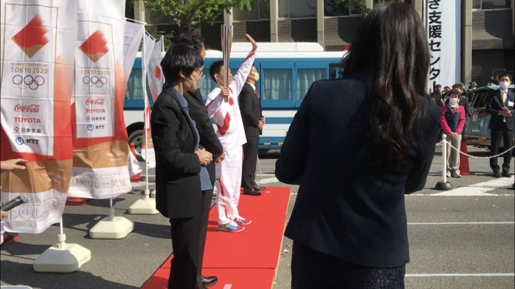 和歌山城前での出発式の様子「東京2020オリンピック聖火リレー、和歌山に」