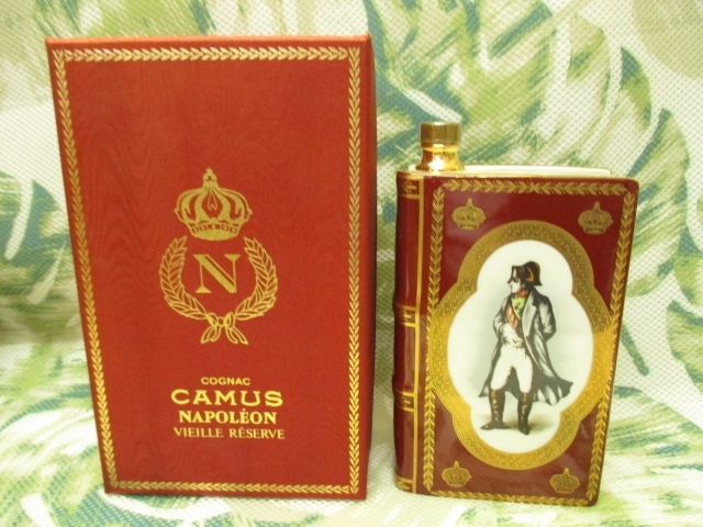 CAMUS(カミュ) ナポレオン ブック「【飲まないお酒、年代物のお酒(古酒)買い取ります！！】ブランデー・ウイスキー・シャンパン・マオタイ・ワイン・日本酒・焼酎・ビールなど　花見川区 新検見川駅 南口 買取センターG・P 新検見川店」