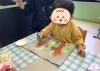 制作風景　2歳児「＜4月制作作品＞　食材を使って満開の桜！を咲かせよう」