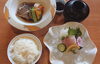 「本日のおすすめランチは「カガミ鯛の煮付け　刺身付き」」
