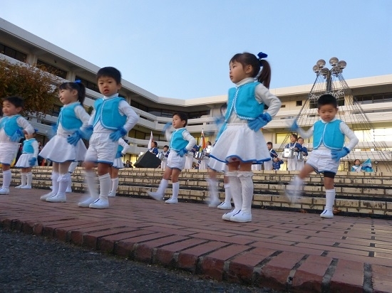 行方市北浦の【のぞみ幼稚園】さんのマーチングには、曲にあわせてこんなにかわいい衣装とダンス…
