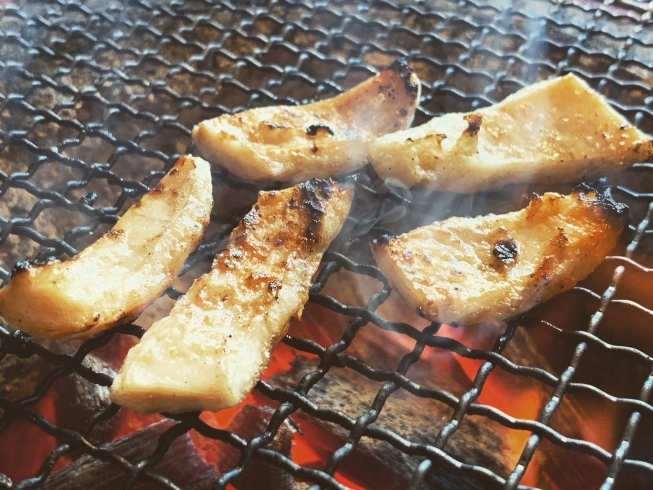 「リピーター急増中！まるで焼鳥の皮「モツかわ塩」」