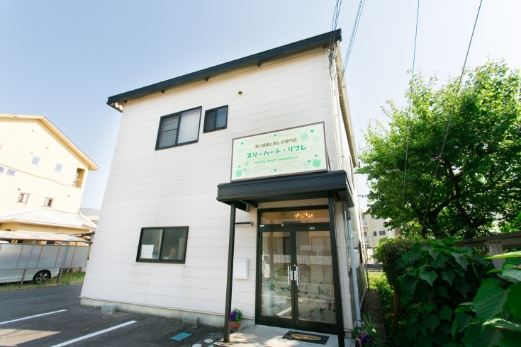 「本日は定休日です♪そこでサロンのご紹介･･･上乃木の静かな住宅街にある隠れ家サロンです♪」