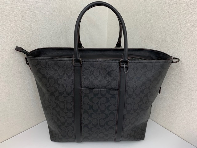 コーチ　トートバッグ　F79204　高価買取「コーチ　COACH　トートバッグ　F79204　お買取りさせて頂きました　ブランド品、K18ネックレス、金貨、金歯、純金仏具、金眼鏡、印台リング「お売り下さい」　　中が見える安心の当店「買取りと査定」は「チケット大黒屋」金町北口店」