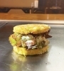 お好み焼きバーガー「お好み焼きバーガー！第一弾好評発売中です♪」